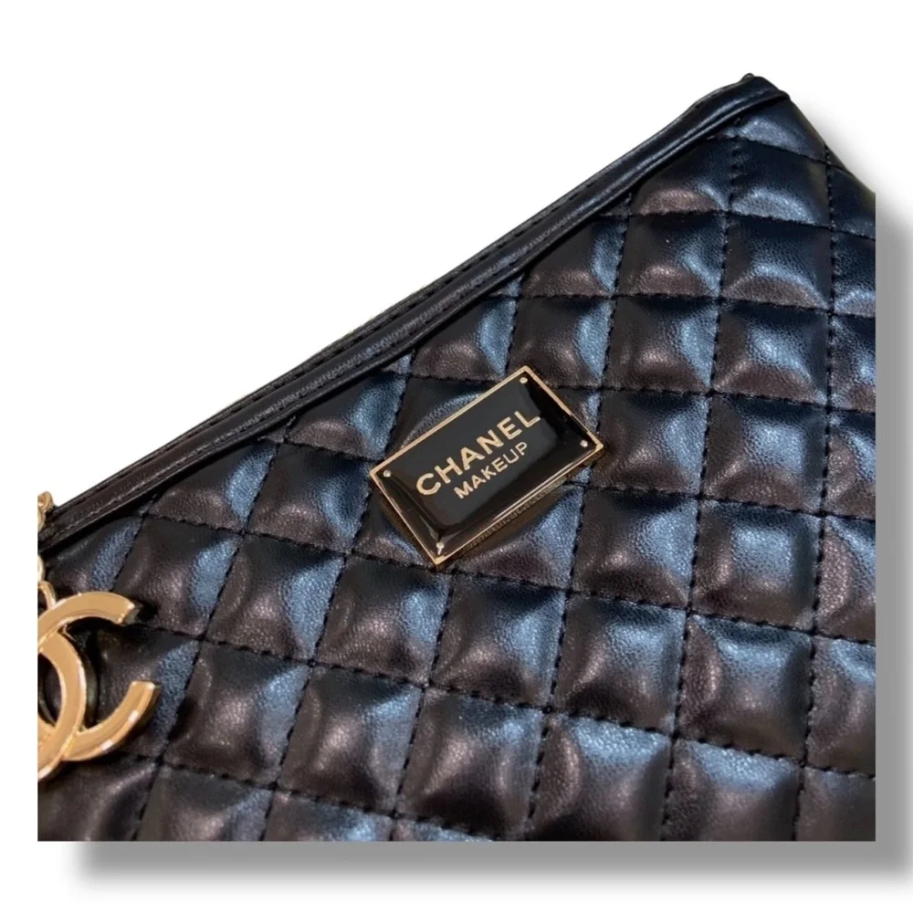 Chanel Makeup Quilted Black Leather Zip Pouch - Picture 4 of 7